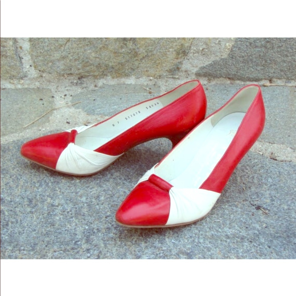 Vintage 1980s Italian Leather Bruno Magli Pumps